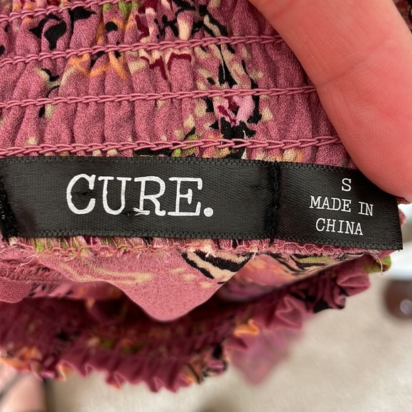 Cure Pink Floral Blouse. Size Small - Picture 2 of 8